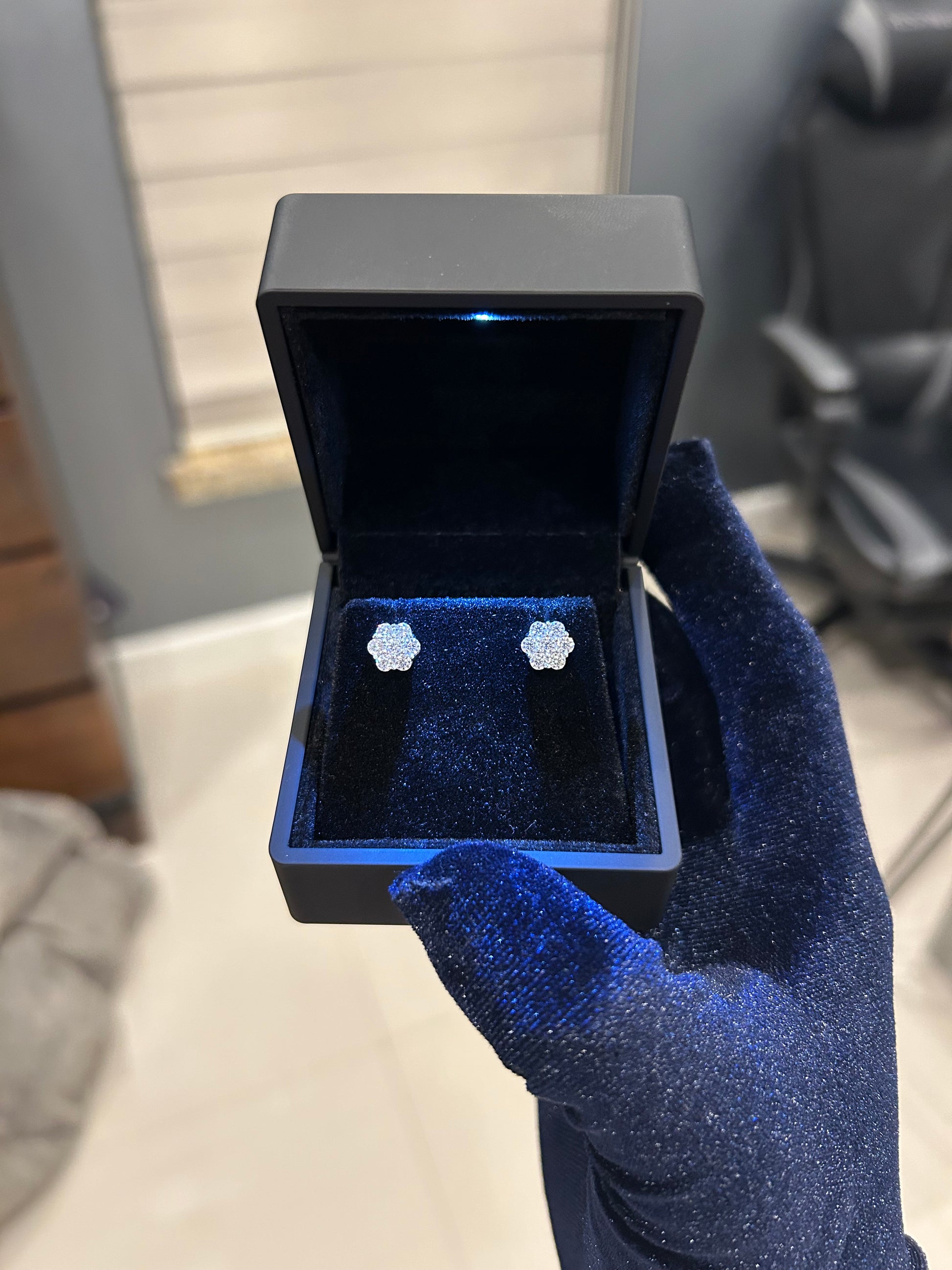 FLOWER STUD SCREWBACK EARRINGS VVS LAB CREATED MOISSANITE .925